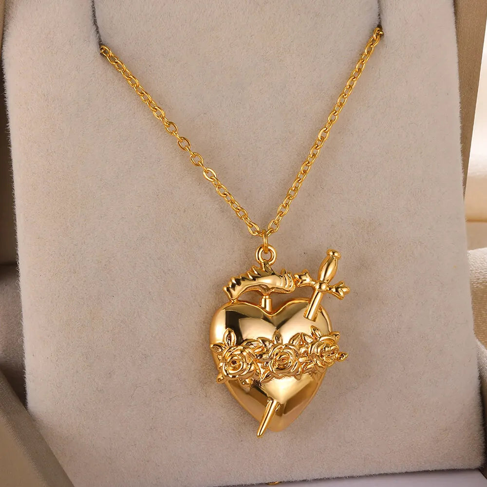 Punk Gold Heart Pendant Choker Necklace