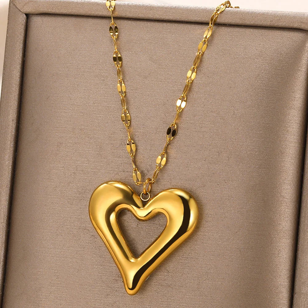 Punk Gold Heart Pendant Choker Necklace