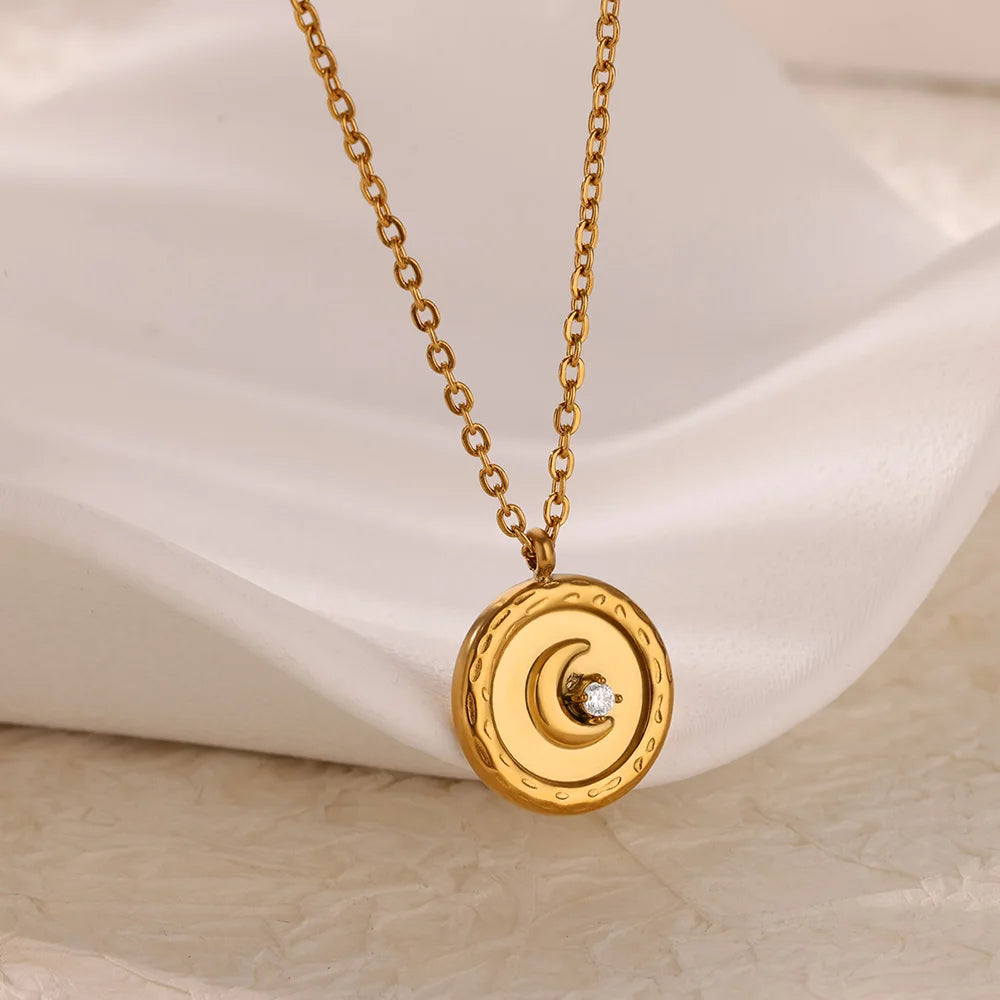 Punk Gold Heart Pendant Choker Necklace