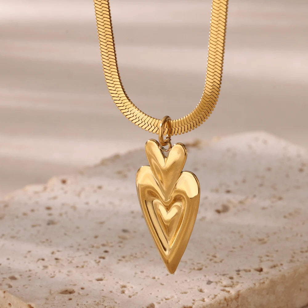 Punk Gold Heart Pendant Choker Necklace